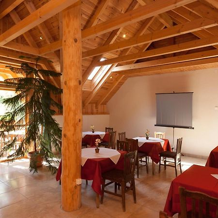 Paratlan Apartmanhaz Сільвашварад Екстер'єр фото